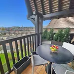 Piscine, Balcon, Stationnement, Vue Box Hippodrome Apartmán *