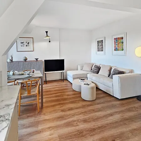 Piscine, Balcon, Stationnement, Vue Box Hippodrome *