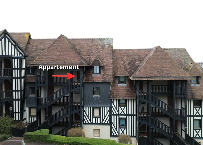 Piscine, Balcon, Stationnement, Vue Box Hippodrome