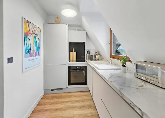 Apartment Piscine, Balcon, Stationnement, Vue Box Hippodrome