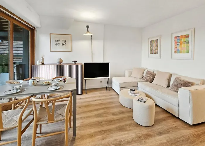 Piscine, Balcon, Stationnement, Vue Box Hippodrome *