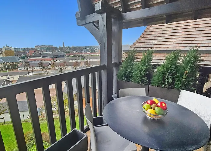 Piscine, Balcon, Stationnement, Vue Box Hippodrome Apartment *